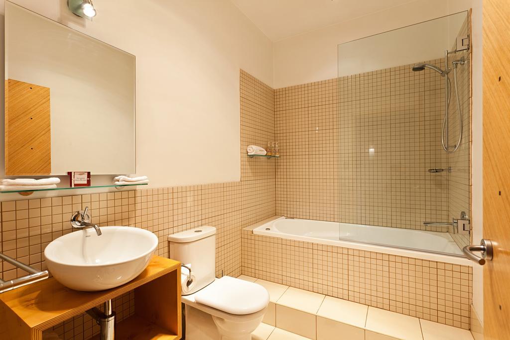 Twofourtwo Boutique Apartments Launceston Quarto foto
